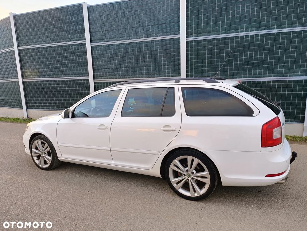 Skoda Octavia 2.0 TDI CR DPF RS - 11