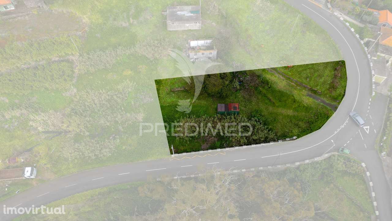 Terreno urbano com 920 m2 para construção no Caniço - Grande imagem: 2/35