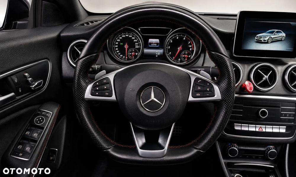 Mercedes-Benz CLA 250 AMG Line 7G-DCT - 19