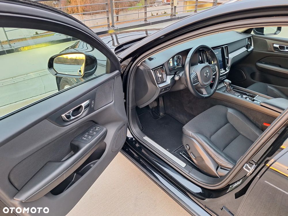 Volvo V60 D4 Momentum Pro - 18