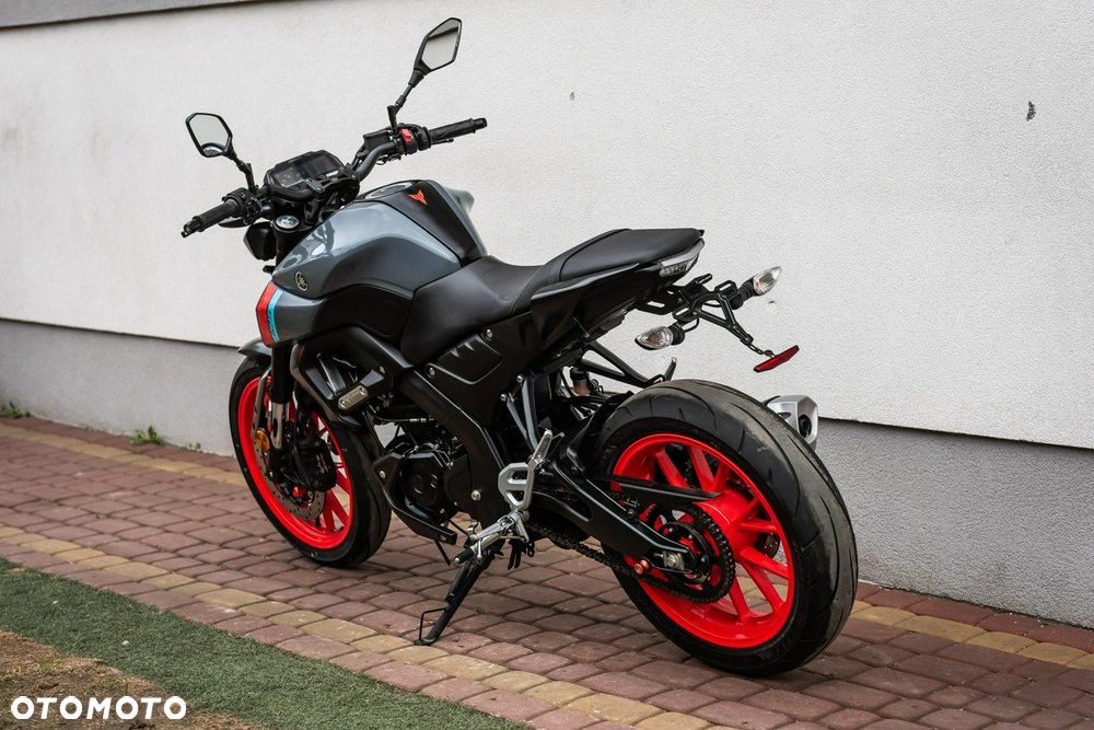 Yamaha MT - 4