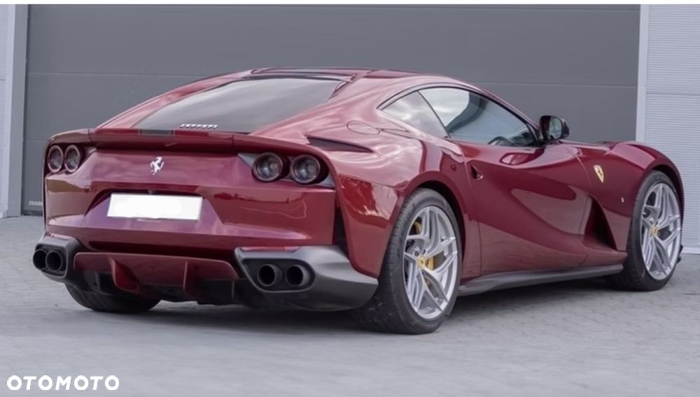 Ferrari 812 Superfast - 7