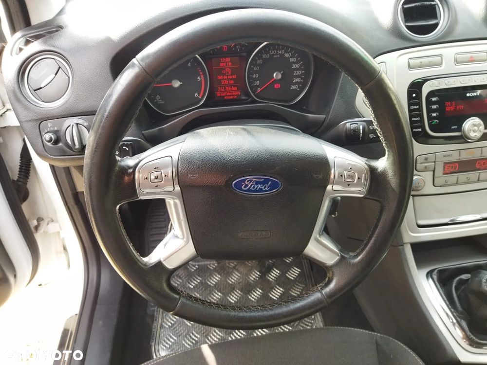 Ford Mondeo 2.0 TDCi Ambiente - 12
