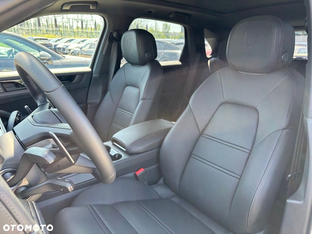 Porsche Cayenne - 33
