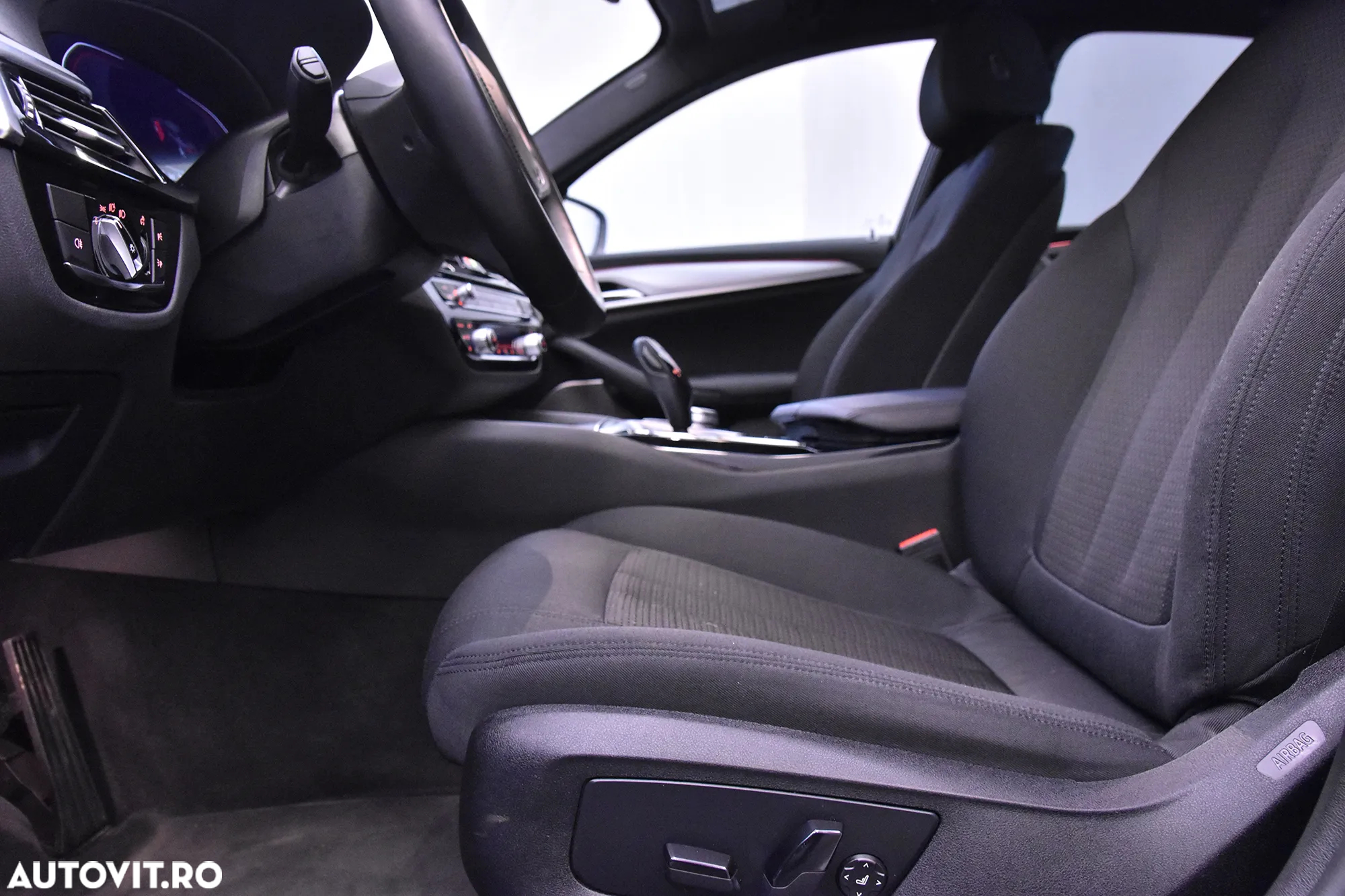 BMW Seria 5 530d xDrive Aut. - 25