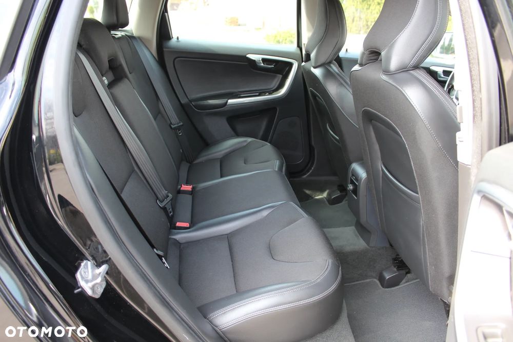 Volvo XC 60 D3 Momentum - 18