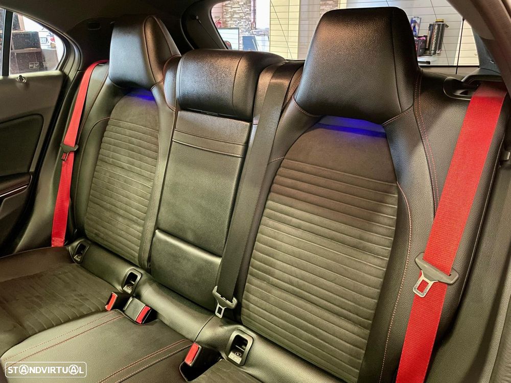 Mercedes-Benz A 45 AMG 4Matic Speedshift 7G-DCT - 35