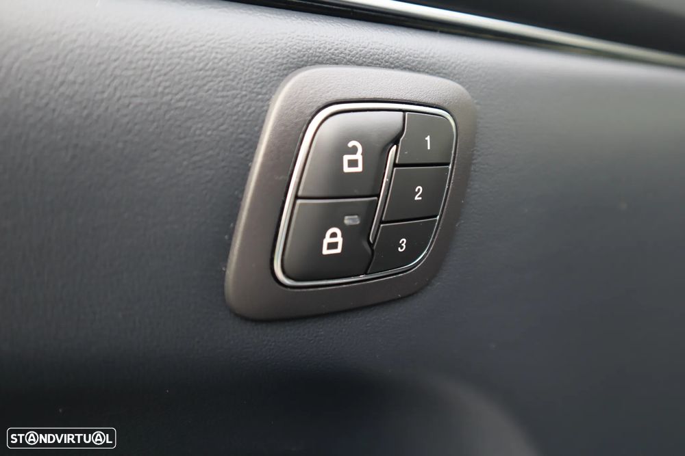 Ford Mustang Mach-E Premium AWD - 18