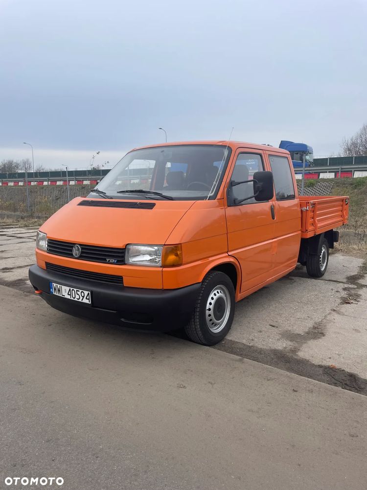 Volkswagen Transporter - 1