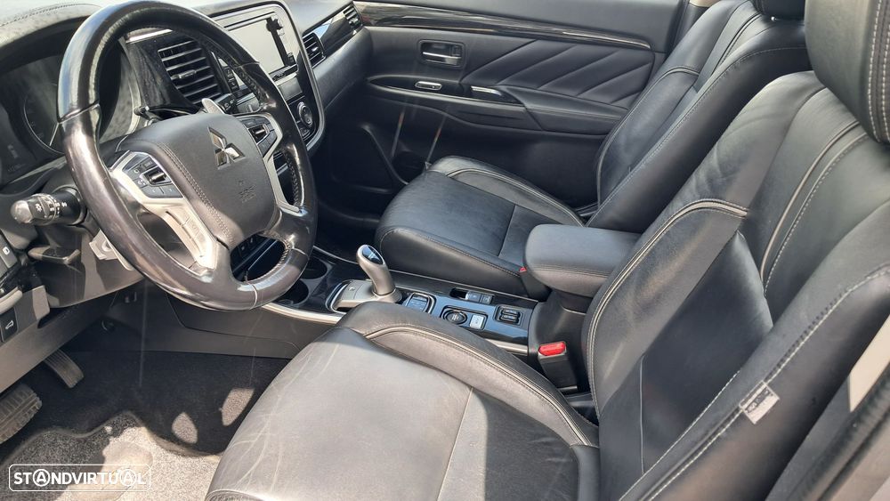 Mitsubishi Outlander 2.0 Instyle Navi - 6