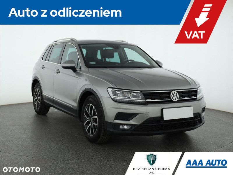 Volkswagen Tiguan - 1