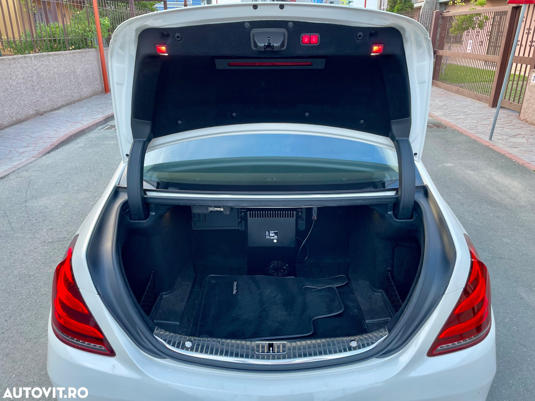 Mercedes-Benz S 560 L 4Matic 9G-TRONIC - 35