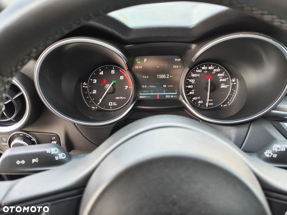 Alfa Romeo Stelvio 2.0 Turbo 16V AT8-Q4 Ti - 10