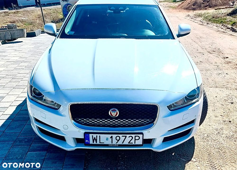Jaguar XE 2.0 D Prestige - 7