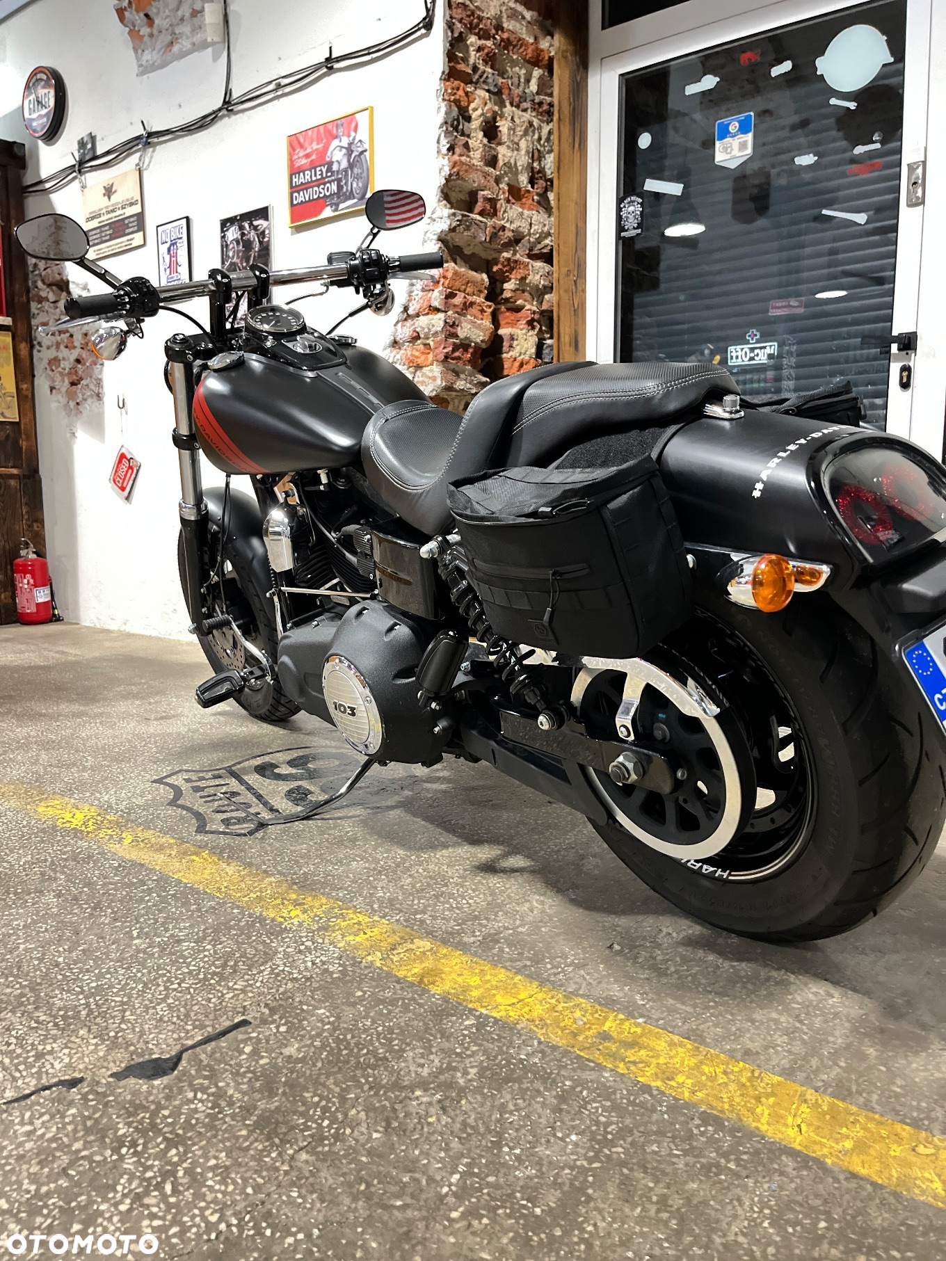 Harley-Davidson Dyna Fat Bob - 16