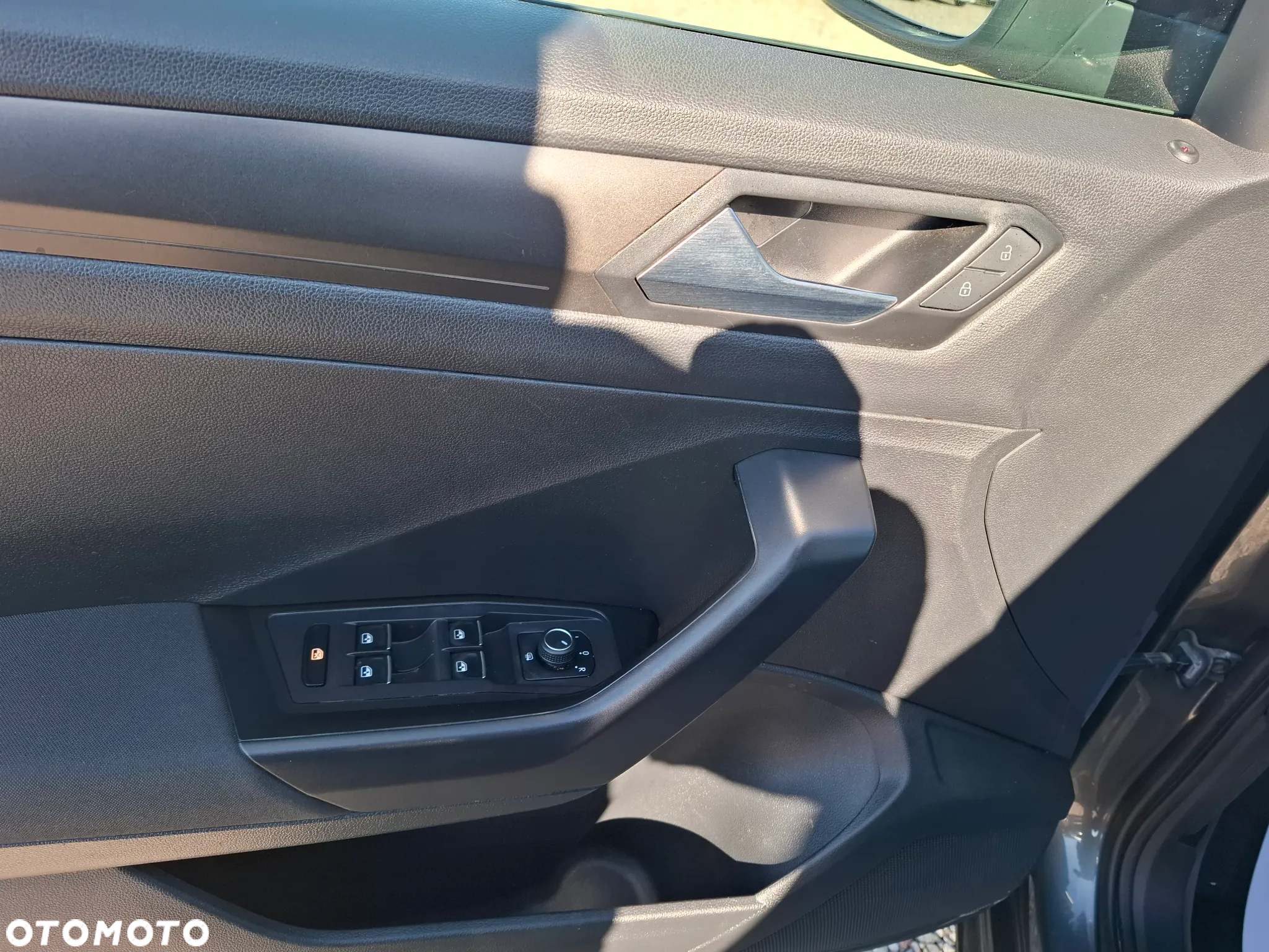 Volkswagen T-Roc 2.0 TDI SCR DSG ACTIVE - 25