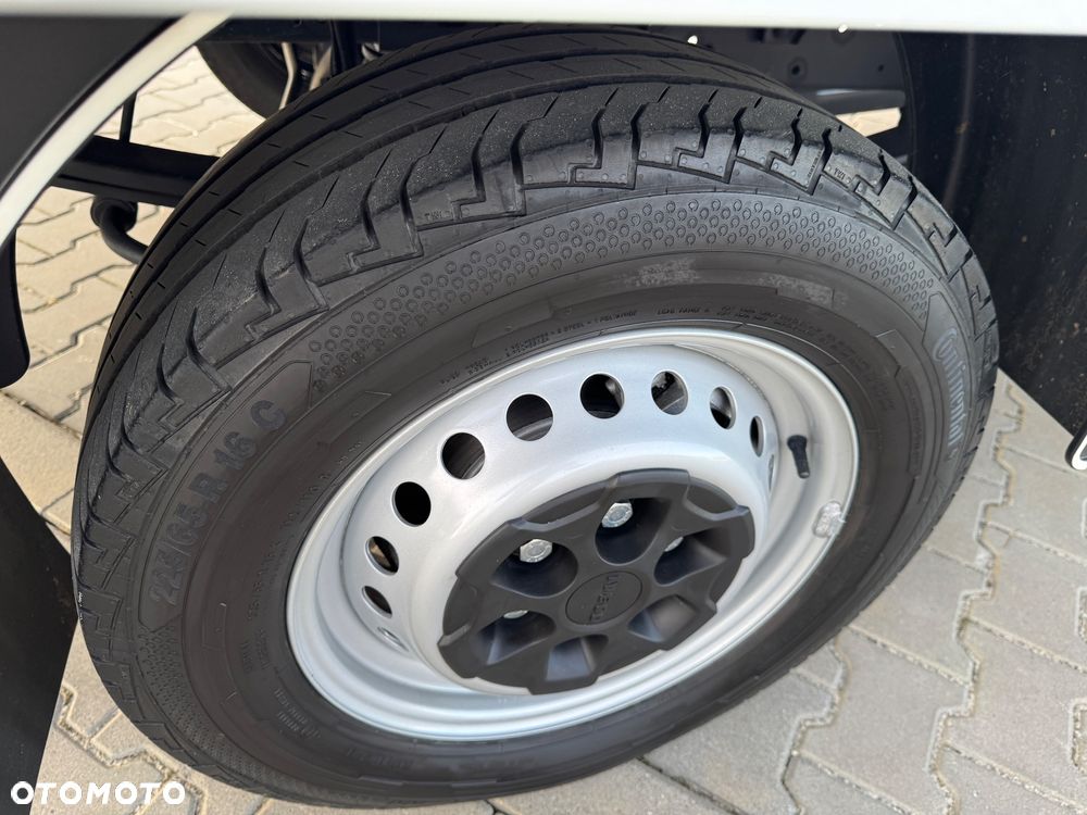 Iveco Daily 2022r‼️35S18‼️ 3.0 HI-MATIC Kontener 9 Palet Niski przebieg ‼️TEMPOMAT Aktywny Full LED Salon Polska Poduszki Pneumatyczne 4.50x2.20x2.20 z tyłu drzwi NAVI 3.5T Bogata Wersja Lekka zabudowa - 21