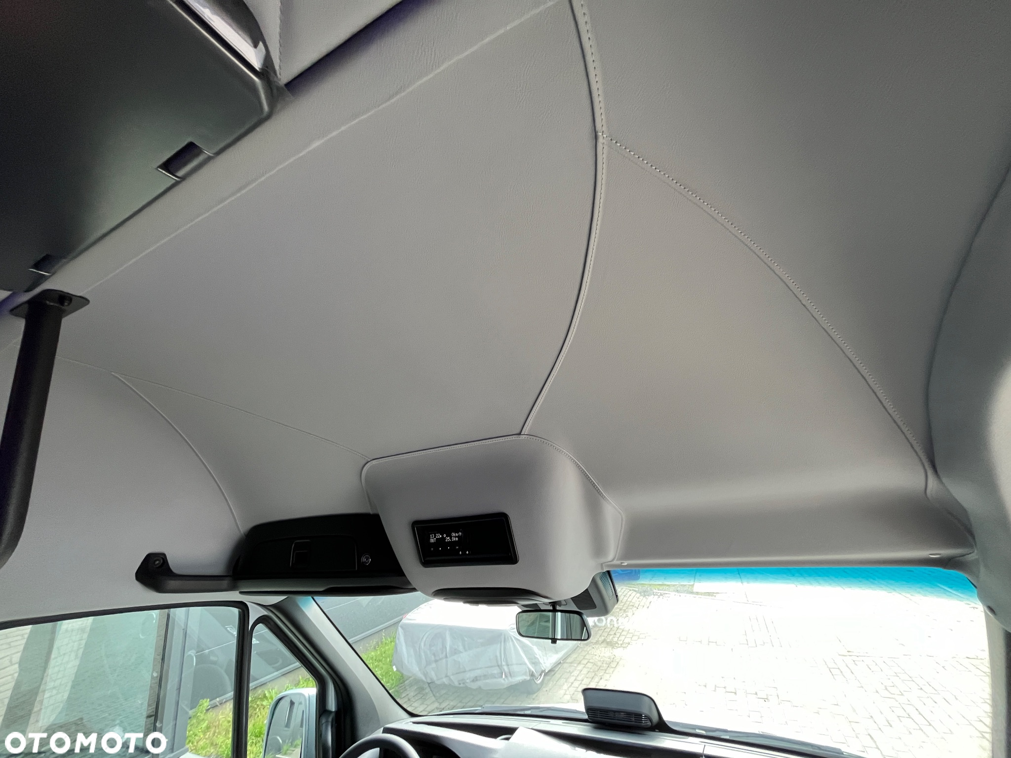 Mercedes-Benz Sprinter 519 - 21