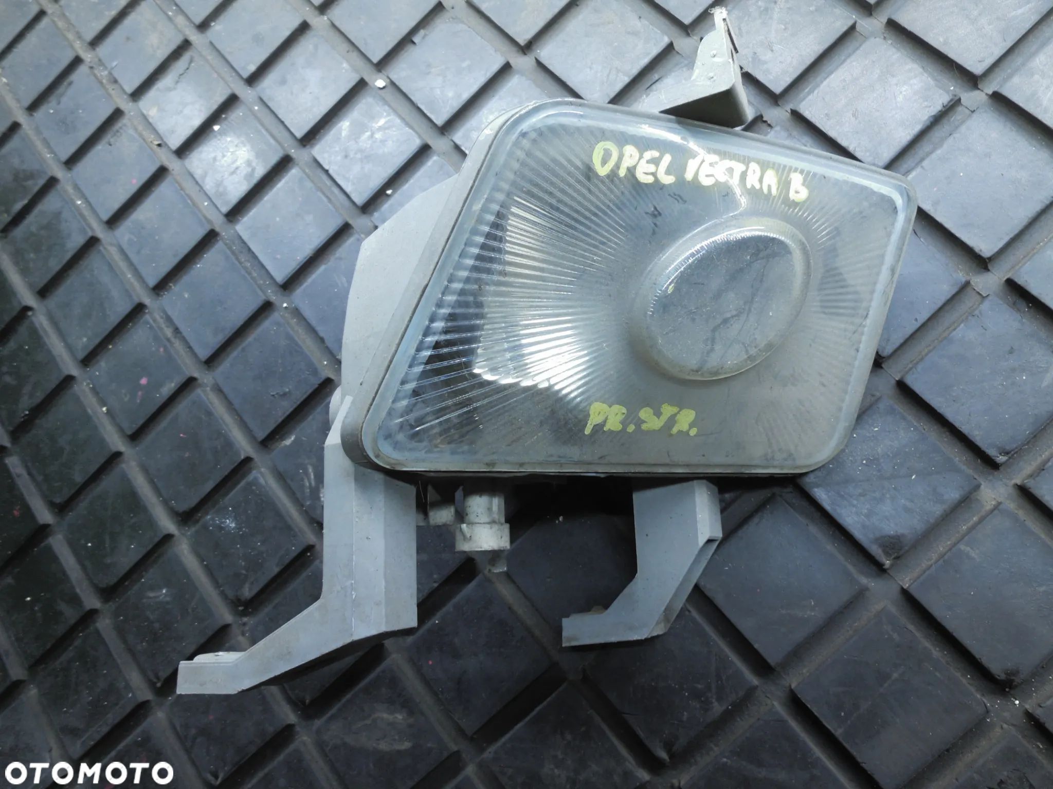OPEL VECTRA B LIFT HALOGEN PRAWY PRZÓD 90585030 - 1