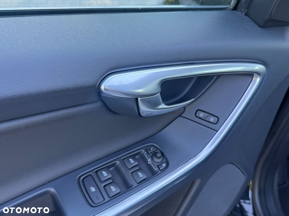 Volvo XC 60 D3 Edition Pro - 16