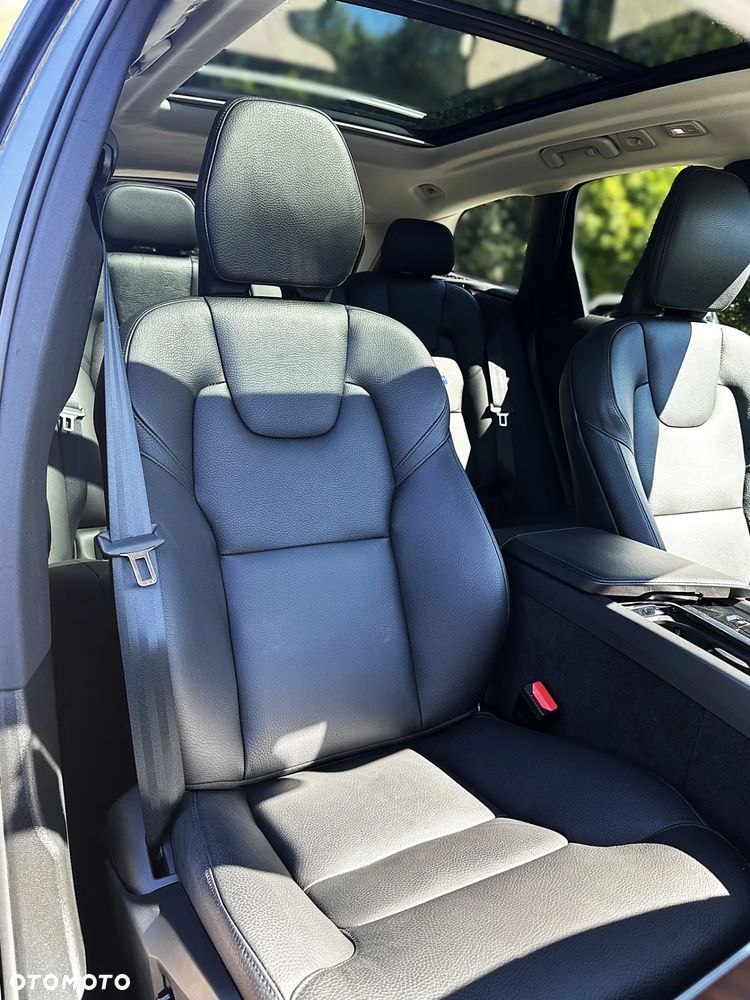 Volvo XC 60 B5 B AWD Plus Dark - 28