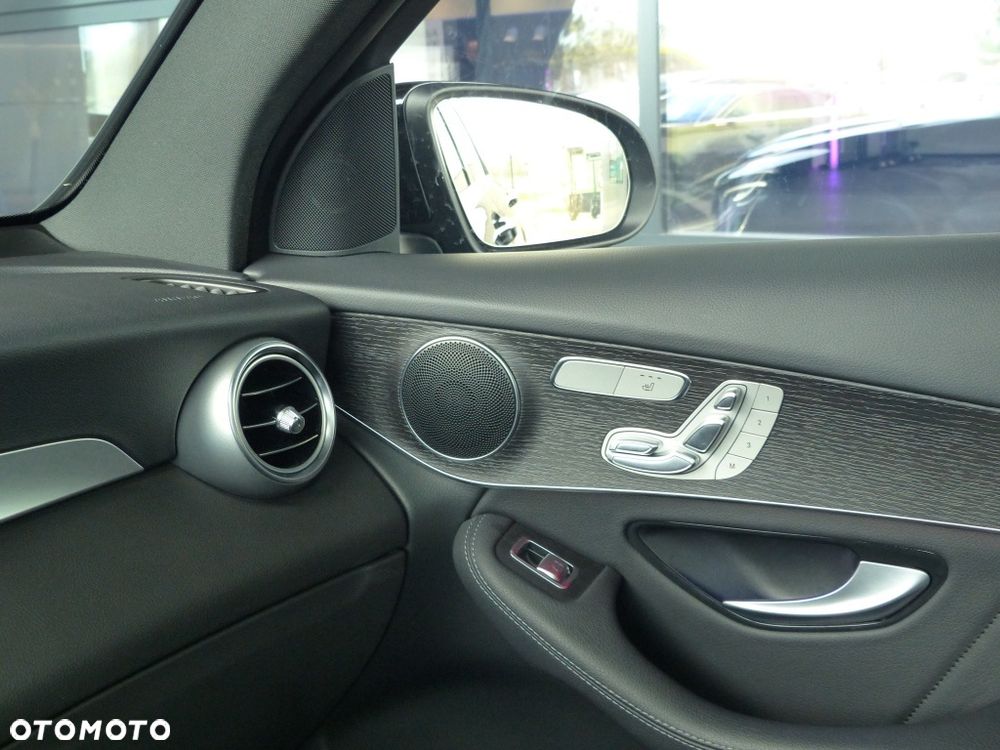 Mercedes-Benz GLC 200 4Matic 9G-TRONIC AMG Line - 31