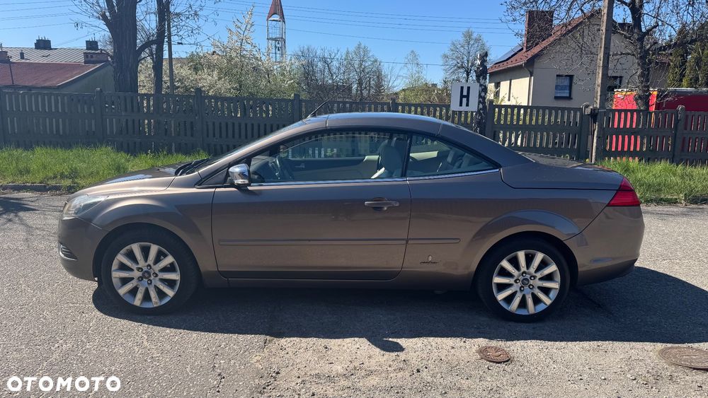 Ford Focus 2.0 16V Trend - 9
