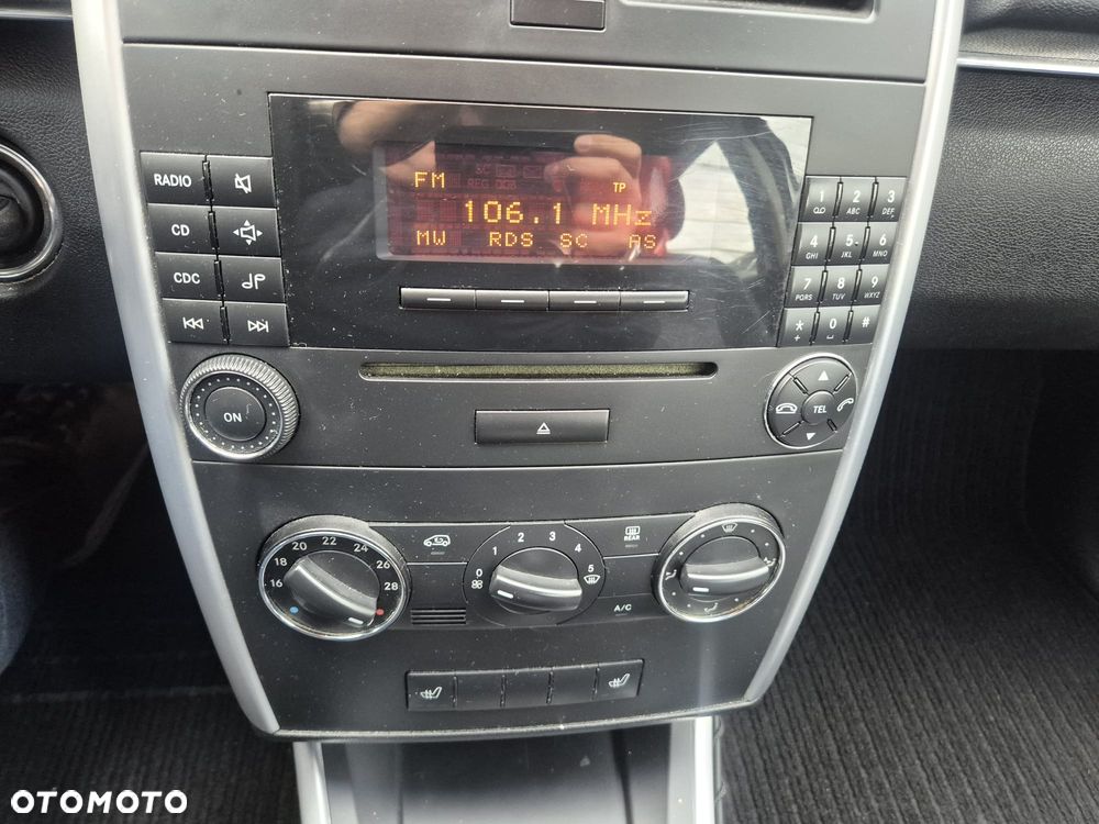 Mercedes-Benz Klasa B 180 BlueEFFICIENCY SPORT EDITION - 15