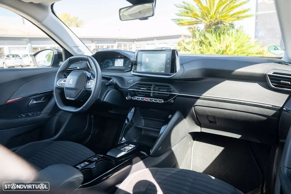 Peugeot e-2008 - 17