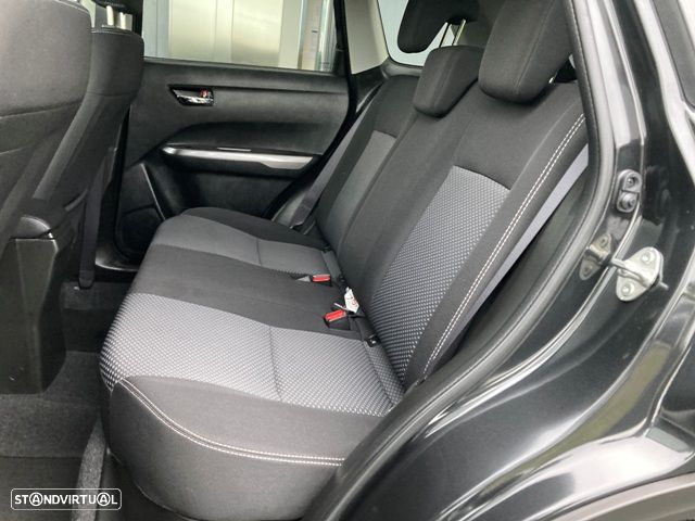 Suzuki Vitara 1.4 Boosterjet Hybrid Club - 29