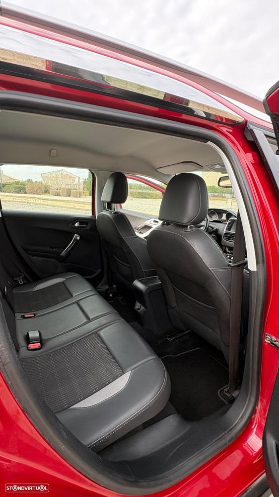 Peugeot 2008 1.2 PureTech Allure - 9