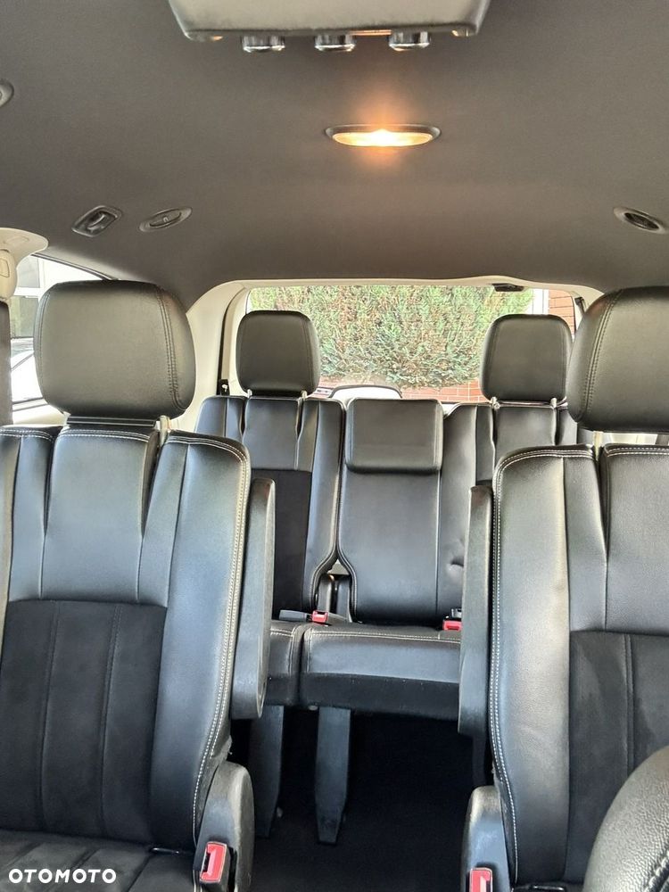 Dodge Grand Caravan - 19
