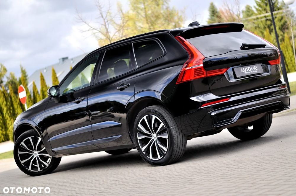 Volvo XC 60 B4 B Plus Dark - 4
