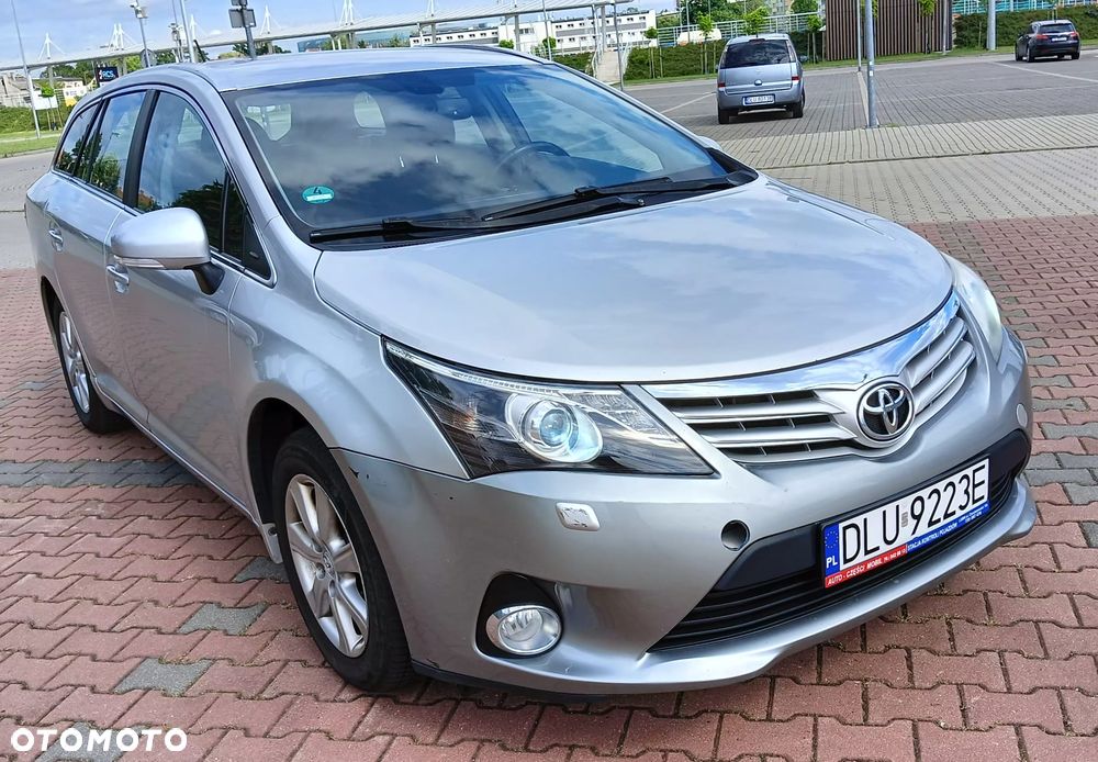 Toyota Avensis 2.0 Style MS - 23