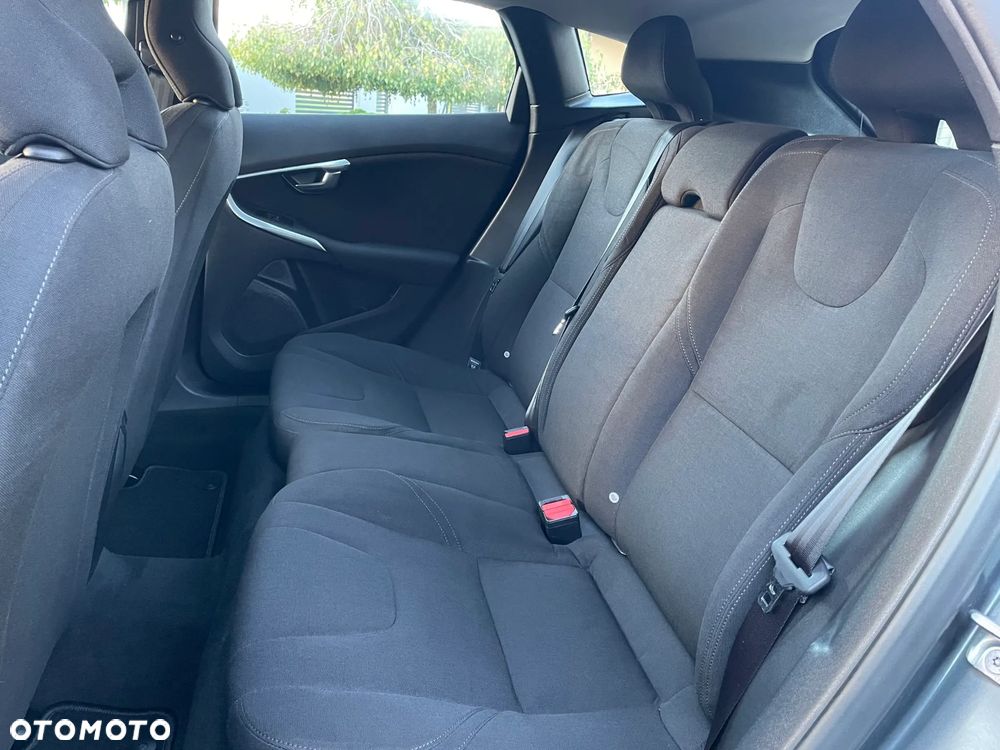 Volvo V40 T2 Momentum - 12