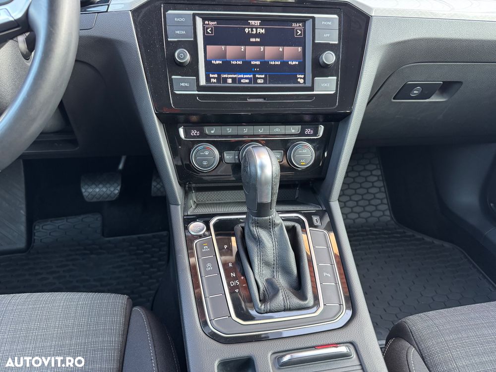 VOLKSWAGEN Passat 2020 — imagine 27