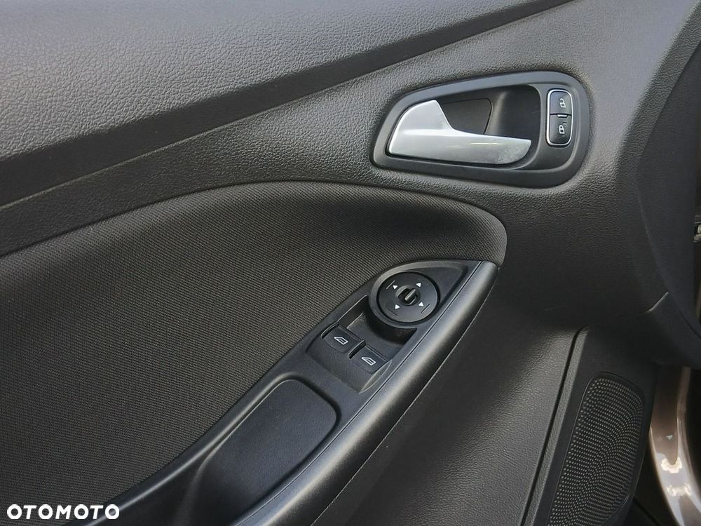 Ford Focus 1.6 SYNC Edition - 15