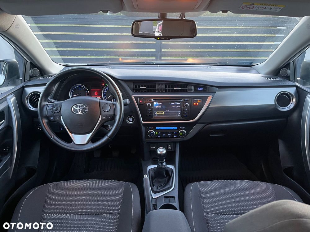 Toyota Auris - 7