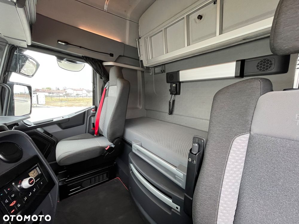 Renault T480 TC High Sleeper Cab - 11