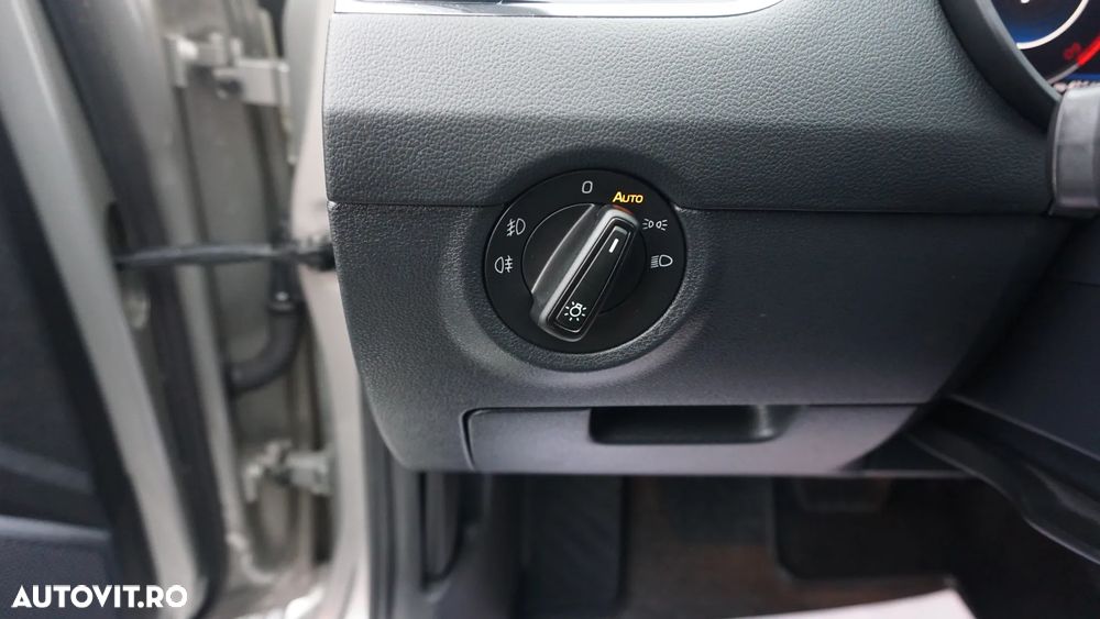 Skoda Octavia Combi 1.6 TDI DSG Premium Edition - 19