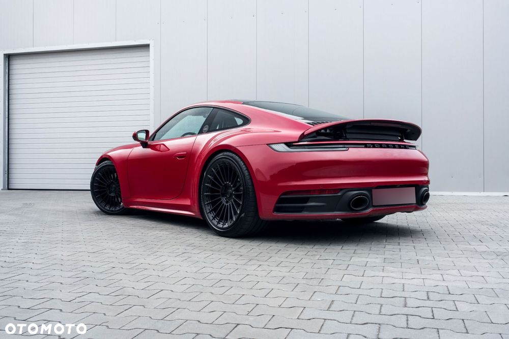 Porsche 911 Carrera 4S - 2