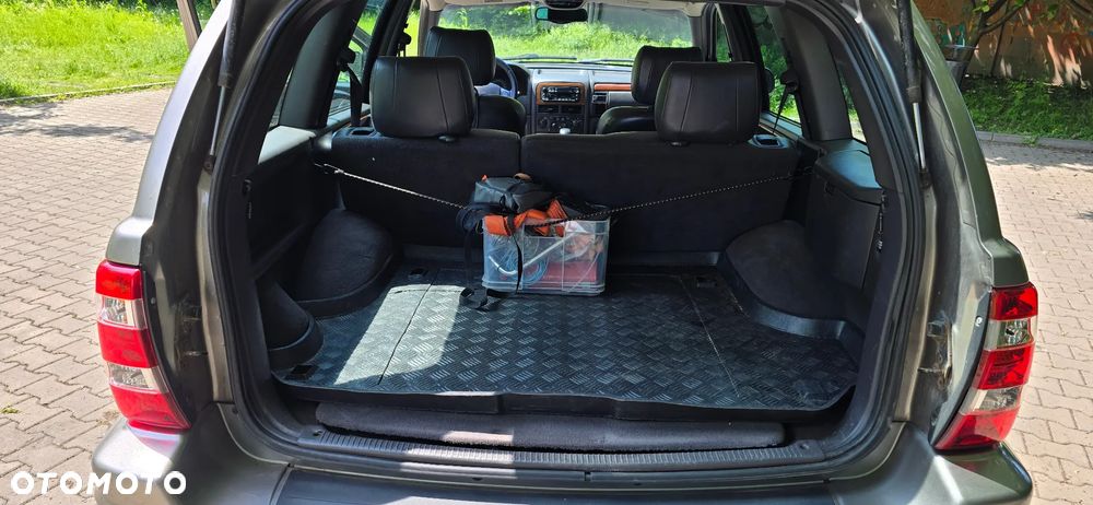 Jeep Grand Cherokee - 16
