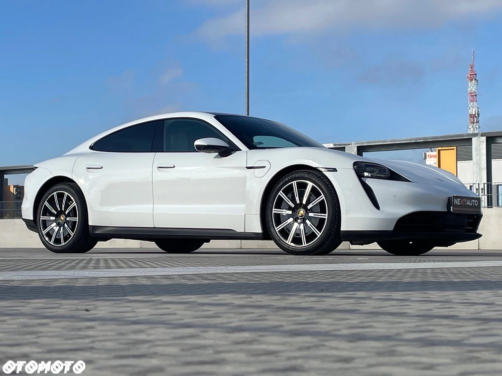 Porsche Taycan Performance Plus - 10