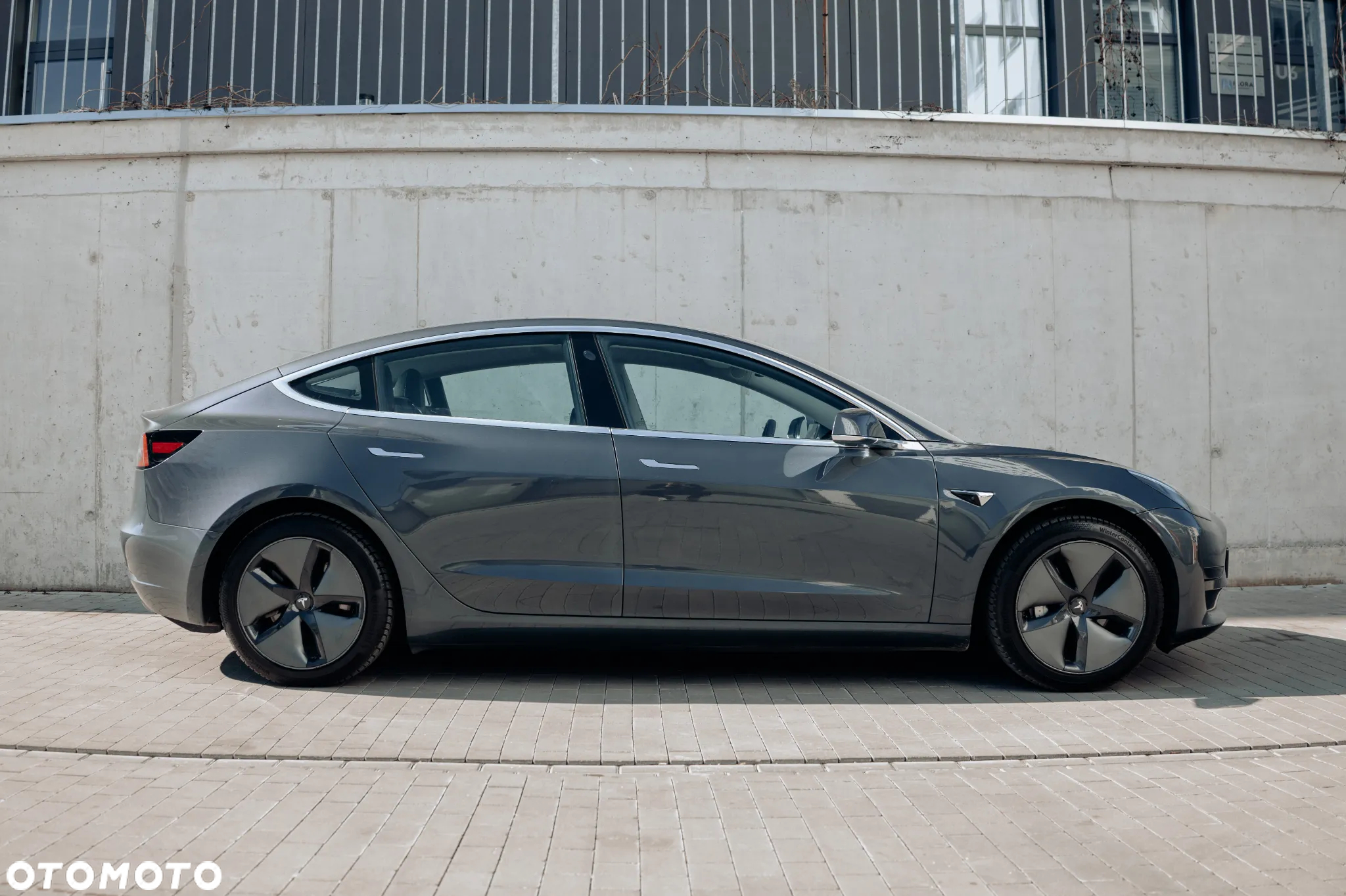 Tesla Model 3 Standard Reichweite Plus Hinterradantrieb - 3