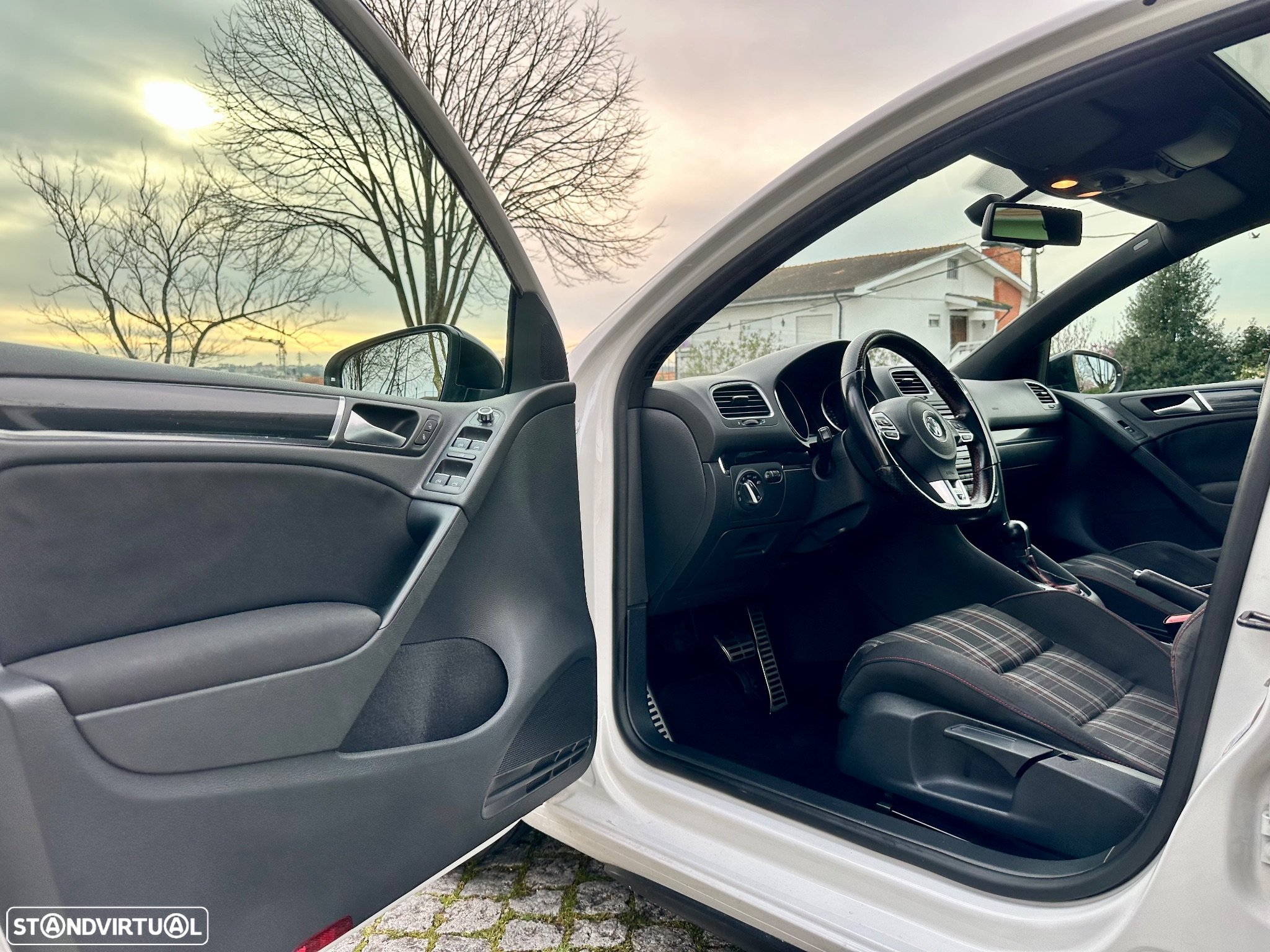 VW Golf 2.0 GTI DSG - 19
