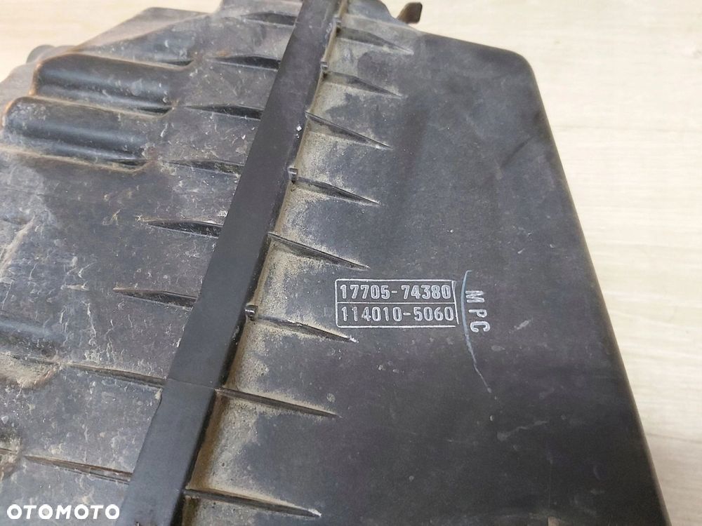 Toyota RAV4 I 2,0 3s-fe obudowa filtra powietrza puszka 17705-74380 - 3