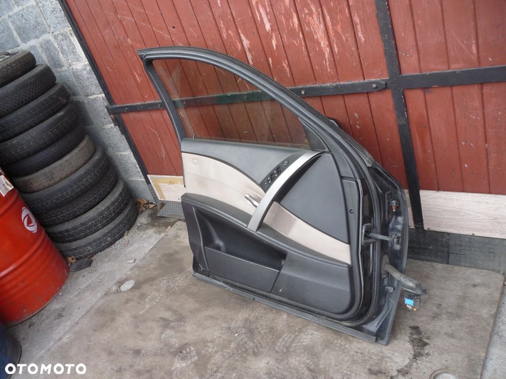 BMW E61 DRZWI PRZEDNIE LEWE - 4