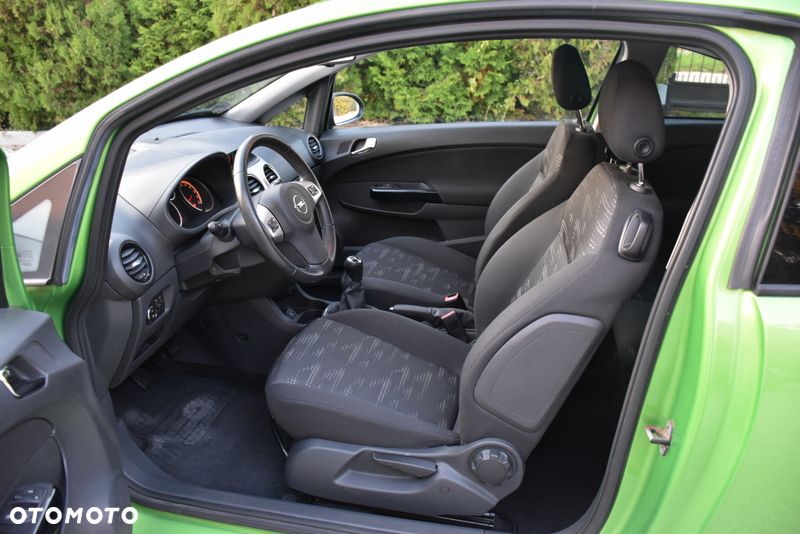 Opel Corsa 1.4 16V Edition 150 - 24