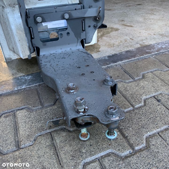 Wspornik stopnia lewy i prawy  Mercedes-Benz Actros MP4