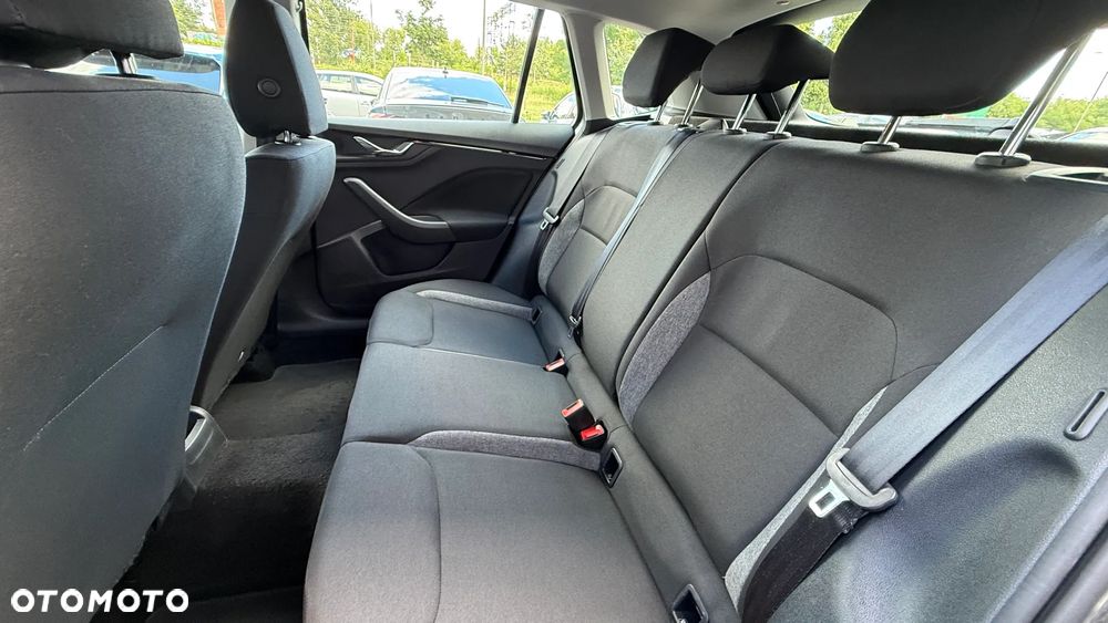 Skoda Kamiq 1.0 TSI Essence - 18